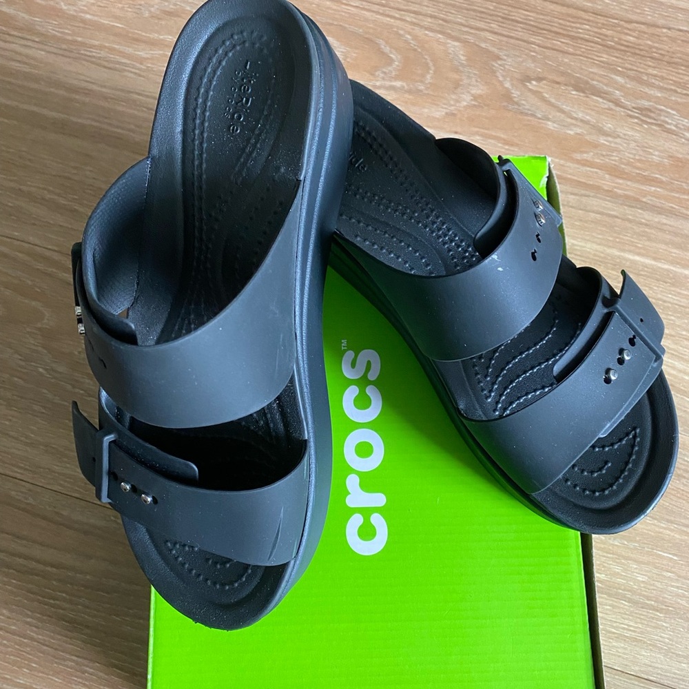 CROCS - Brooklyn Buckle 🌟